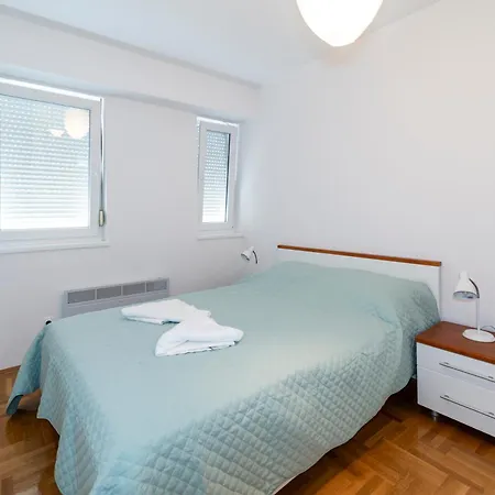 Mirjam Apartment